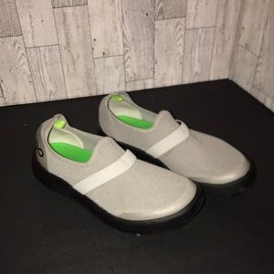 Oofos size 39